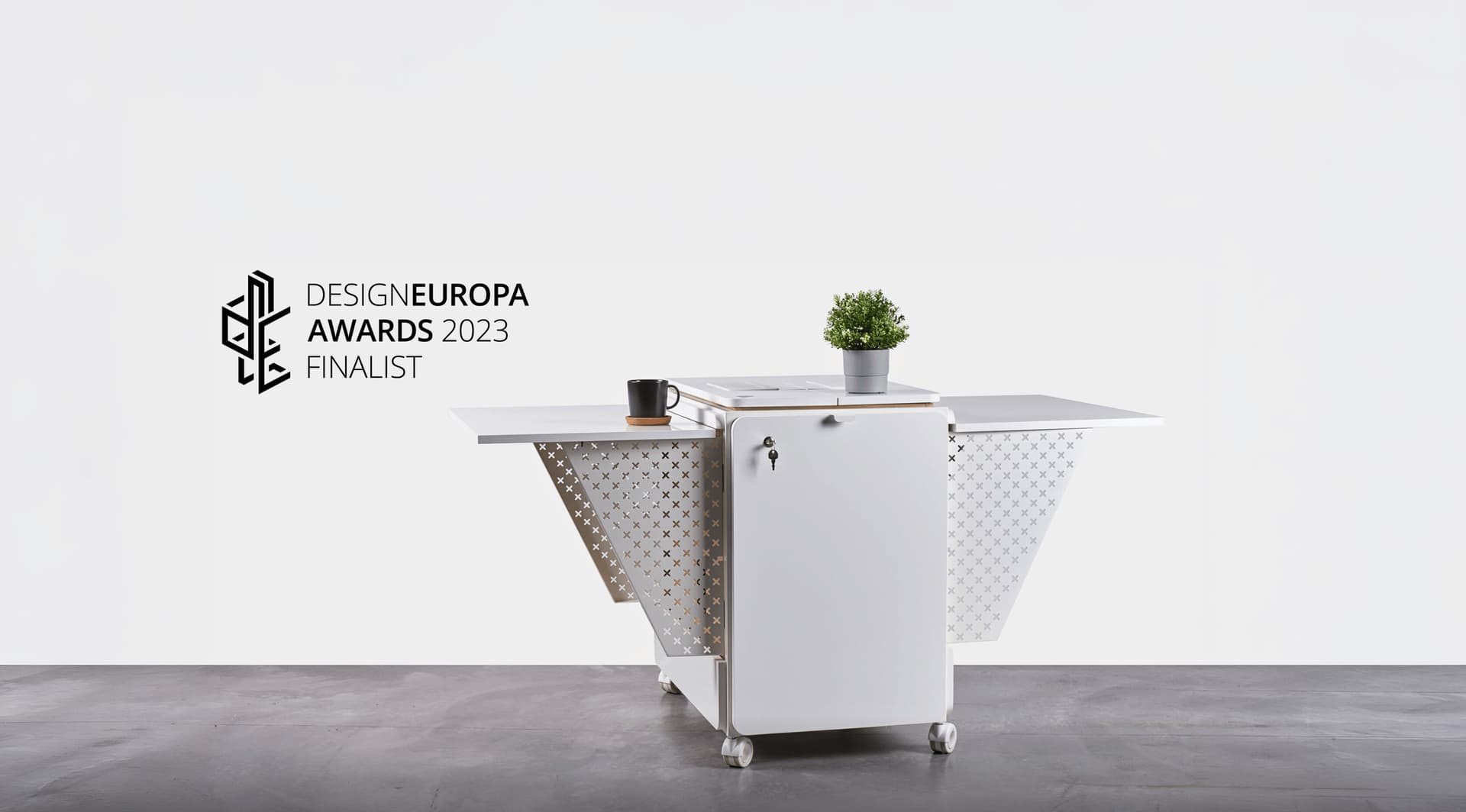 Designed for Collaboration: The Performer's Dual Workspace - image 1